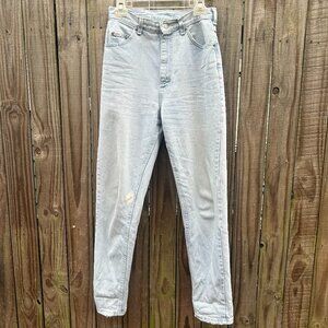 Vintage Lee Jeans Women's Size 10 M High Rise Mom Light Blue Denim Stone Wash